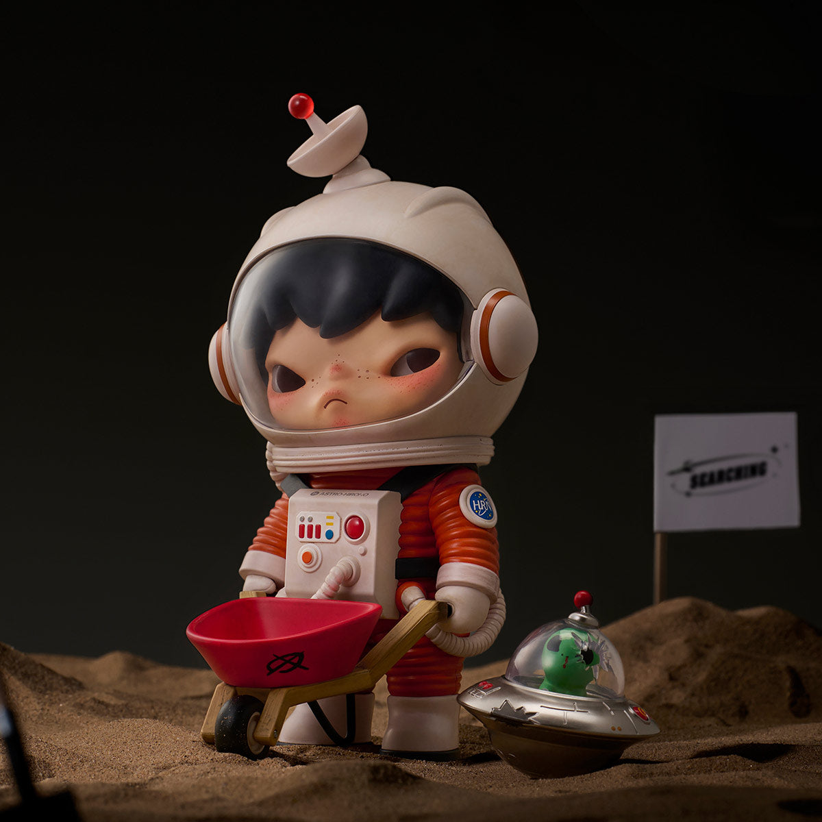Hirono Search for Aliens Figurine