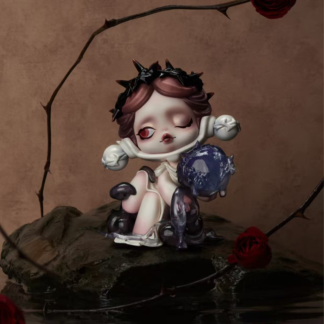 SKULLPANDA The Glimpse Figure