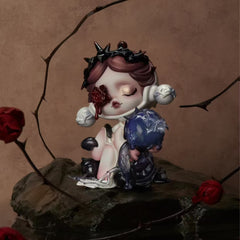 SKULLPANDA The Glimpse Figure