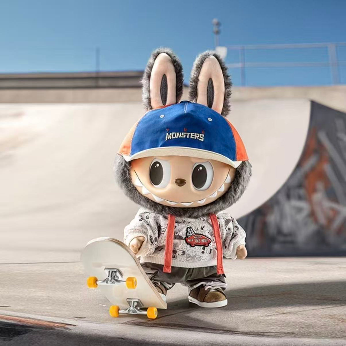 THE MONSTERS - OLDSKOOL MONSTERS FOREVER (Vans)Vinyl Plush Big Doll-preorder