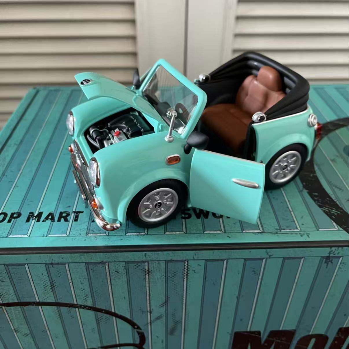 MOLLY Mint Car Car Sereis Figurine-preorder