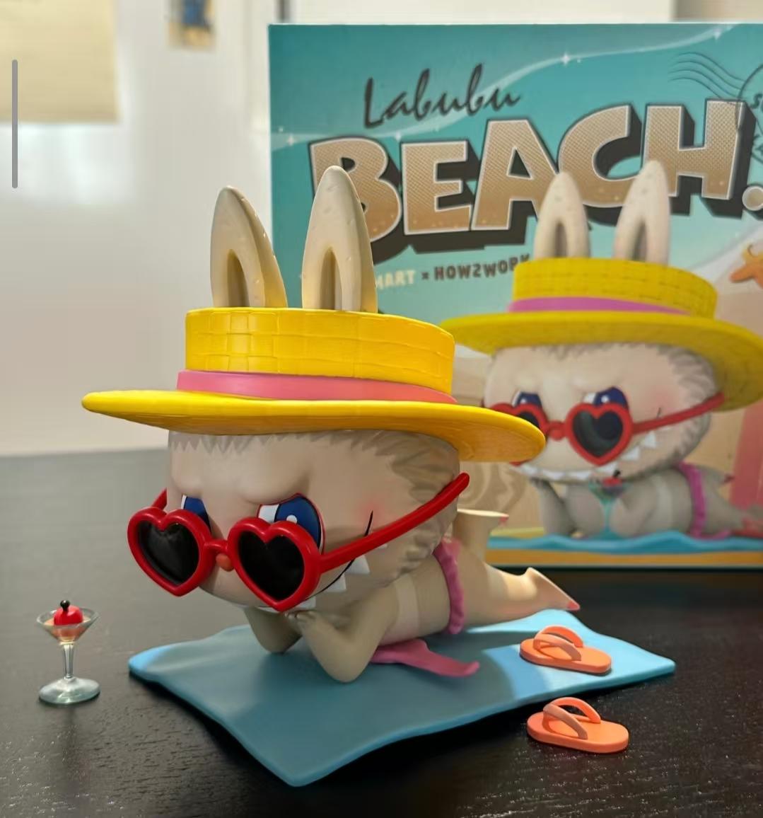 THE MONSERS Beach Figurine-preorder